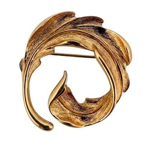 Vintage Monet Gold Tone Swirled Leaf Feather Brooch Pin Signed Costume Jewelry